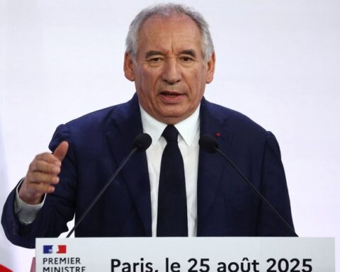 François Bayrou promet des efforts spécifiques aux grandes fortunes avant le vote de confiance