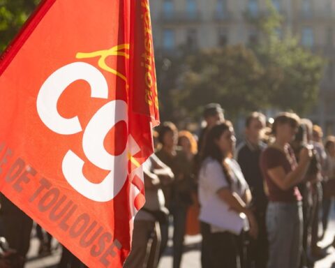 Grève générale annoncée pour le 10 septembre : SNCF, taxis, pharmacies et hôpitaux mobilisés contre les mesures d'économie