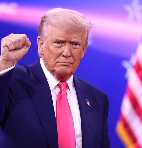 Guerre en Ukraine : Donald Trump ordonne l'envoi de deux sous-marins nucléaires près des côtes russes.