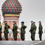 Guerre en Ukraine : "Les pertes pourraient dépasser les dommages militaires" sur le front, avec une explosion des contaminations au VIH parmi les populations affectées.