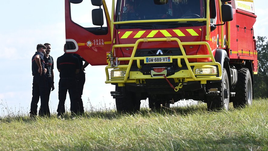 Incendie dans une usine Seveso : les résidents déconfinés après des analyses de toxicité jugées non significatives, le feu est éteint.
