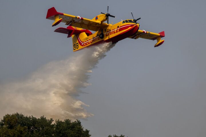 Incendie en Charente : le feu s'apaise, mais les retards de trains persistent
