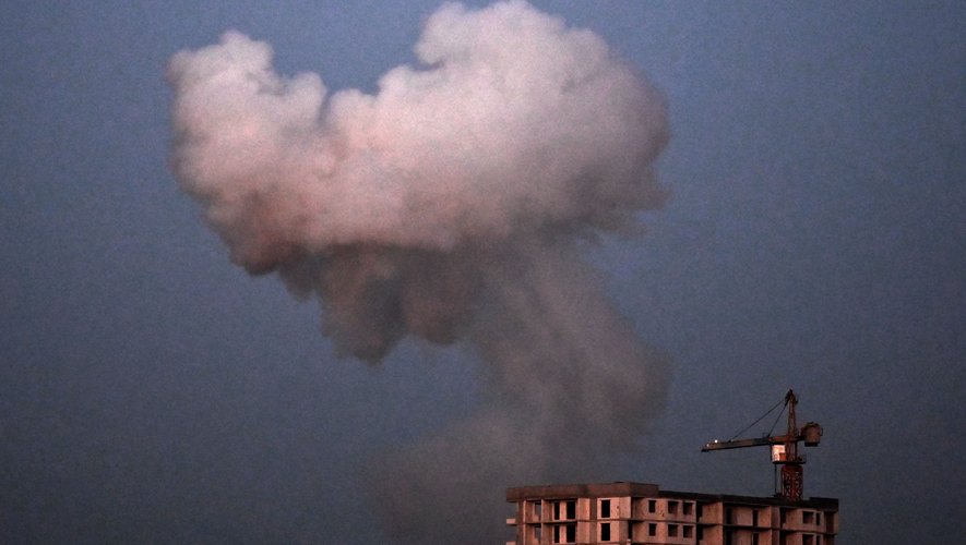Kiev touchée par une attaque russe, bilan passe à huit morts dont deux enfants
