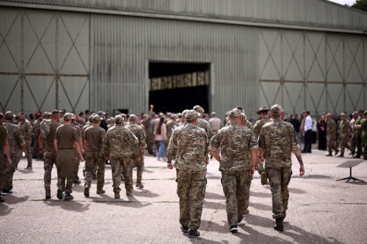La Russie recrute des civils séropositifs pour renforcer ses forces armées malgré les dénégations officielles