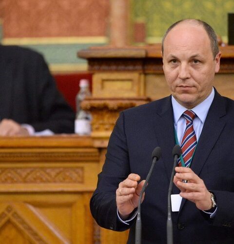 L’ancien président de la Rada, Andriï Paroubiy, abattu à Lviv, un acte jugé "minutieusement planifié" par Kiev