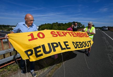 Le mouvement "Bloquons tout le 10 septembre" face à la montée du soutien politique et syndical