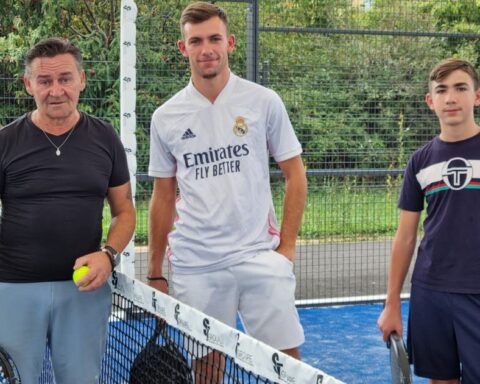 Le padel, nouveau sport tendance, connaît un essor rapide à Vindry-sur-Turdine