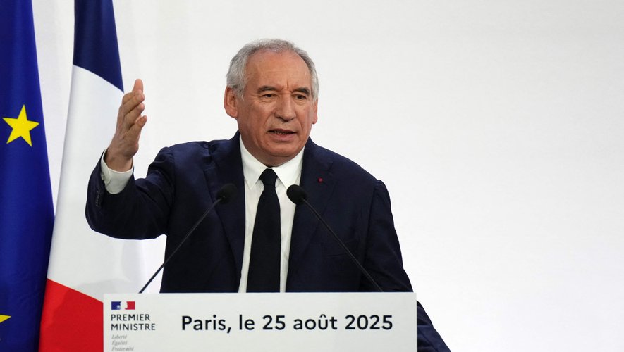 Le paiement des intérêts de la dette pourrait-il devenir le principal poste de dépense de l'État selon François Bayrou ?