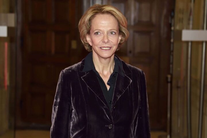 Le Parti Socialiste nomme Frédérique Bredin pour les élections législatives partielles à Paris.