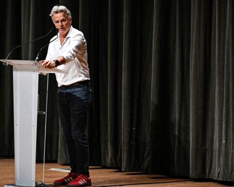 Le PCF propose un plan d'investissement de 500 milliards d'euros face aux mesures d'austérité