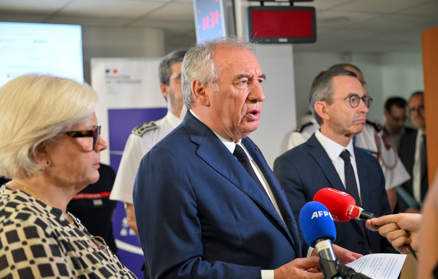 Le plan gouvernemental contre la fraude sociale suscite une vive controverse.