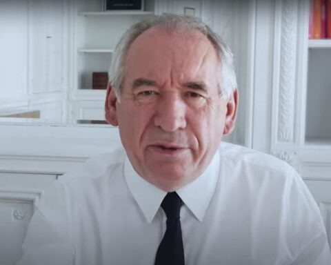 Le premier podcast de François Bayrou atteint près de 44 000 vues.