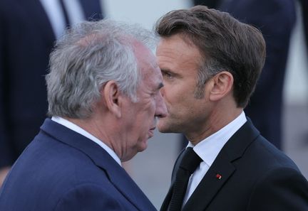 Le rappel à l'ordre estival d'Emmanuel Macron à François Bayrou concernant l'Algérie.