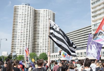 Les Français soutiennent une adaptation des lois nationales aux réalités régionales, selon un sondage