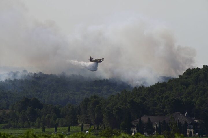 Les incendies de forêt majeurs touchent la France
