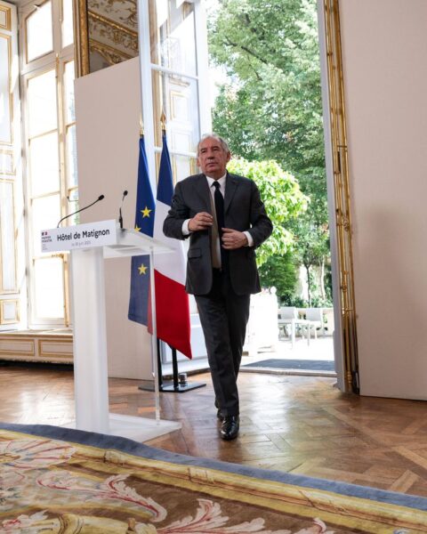 Les socialistes se déclarent « volontaires » pour Matignon si François Bayrou démissionne