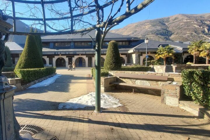 Les thermes des Pyrénées à travers les siècles : Saint-Lary-Soulan, la plus récente des stations thermales.