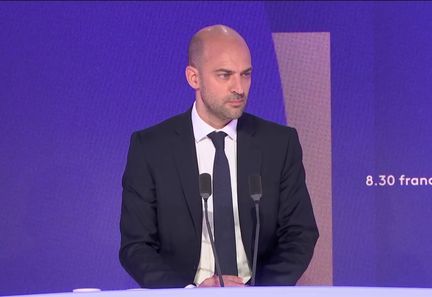 L'étudiante de Gaza accusée d'antisémitisme "doit quitter le territoire national", déclare le ministre des Affaires étrangères.