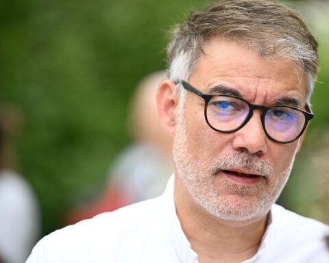 Matignon confronté à un refus unanime du PS sur le budget 2026