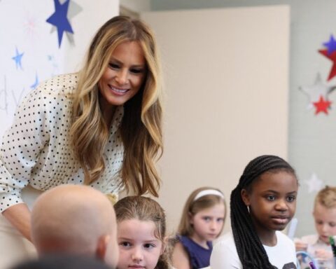 Melania Trump appelle Vladimir Poutine à protéger l’innocence des enfants dans une lettre de paix