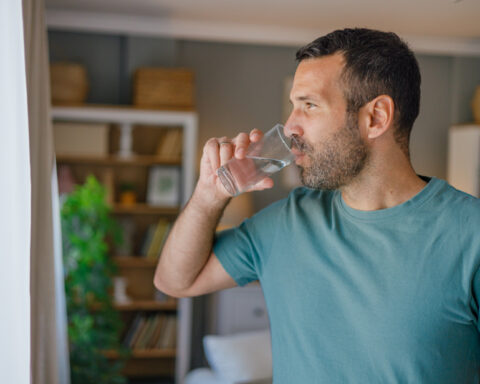 Prévenir les pierres aux reins : conseils pratiques pour maintenir une bonne santé rénale