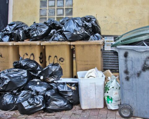 Sommet pour adopter le premier traité mondial sur la pollution plastique