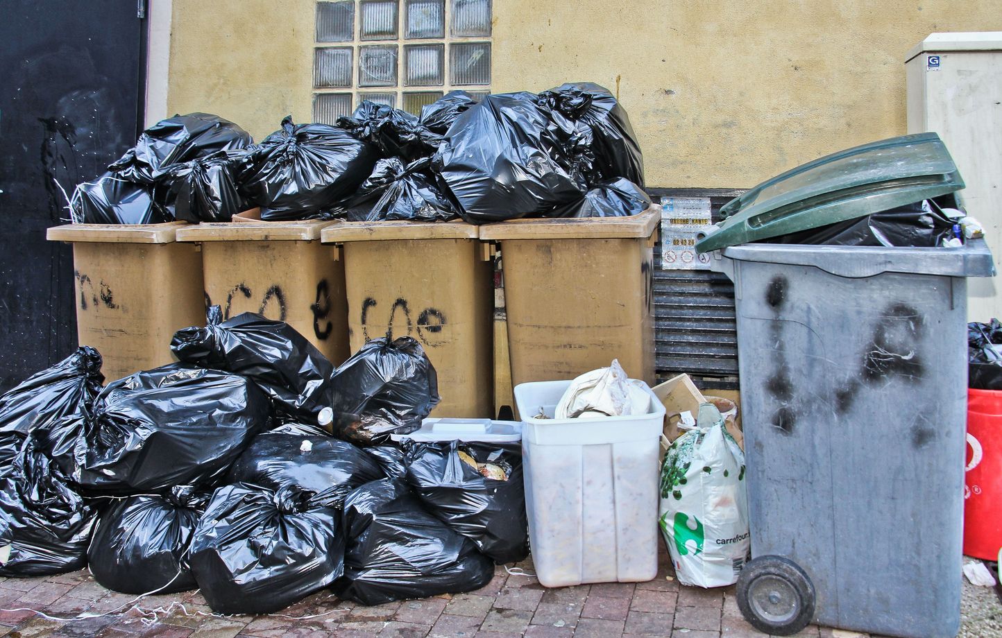 Sommet pour adopter le premier traité mondial sur la pollution plastique