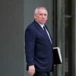 Suppression de deux jours fériés : François Bayrou adopte-t-il une stratégie pour contourner la censure ?
