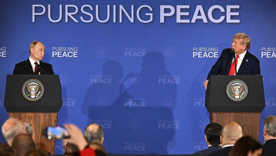 Trump et Poutine se rencontrent sans aboutir à un plan de paix pour l'Ukraine