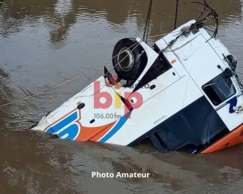 Un accident de bus au Bénin fait 27 morts et 16 disparus, des recherches en cours
