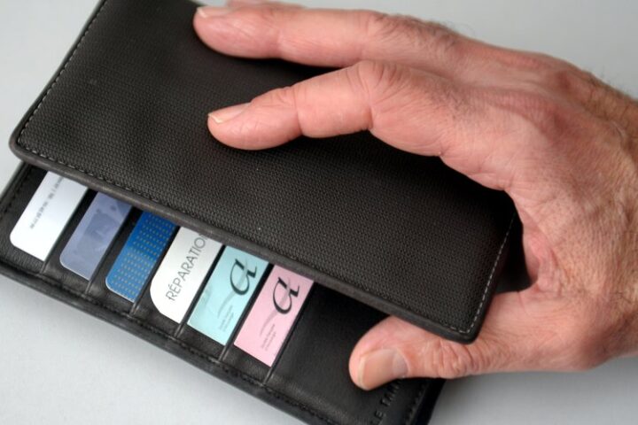 Un Américain retrouve son portefeuille perdu depuis 11 ans sous le capot d'une voiture