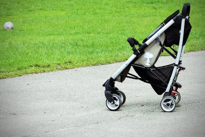 Un bébé de trois mois grièvement blessé par un véhicule à Charleroi en Belgique
