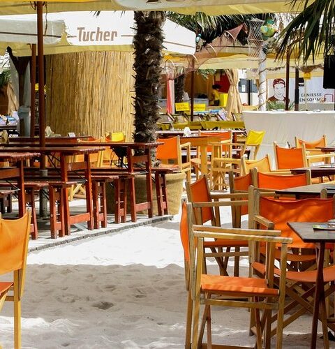 Un client dépense plus de 106 000 euros pour une soirée sur une plage privée à Cannes