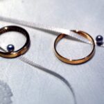Un couple finance son mariage en faisant payer l'accès à la cérémonie et collecte 14 000 euros.