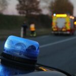 Un enfant d'un an et demi gravement blessé après avoir chuté d'une voiture en marche en Italie