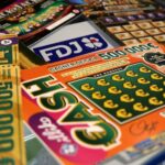 "Un homme remporte 500 000 euros en jouant à Cash et partage un café avec son père en témoignant de son étonnement"