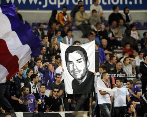 Un meurtrier de Brice Taton en première ligne d'un meeting pro-gouvernemental en Serbie