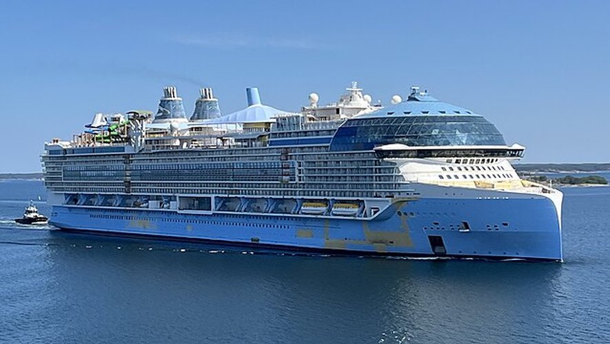 "Un passager blessé lors de la rupture d'un équipement aquatique sur un toboggan pendant une croisière"