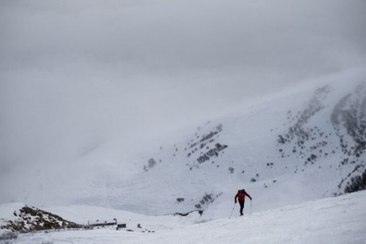 Une alpiniste russe coincée à 7 000 mètres d'altitude après une chute, son collègue italien meurt en tentant de la sauver