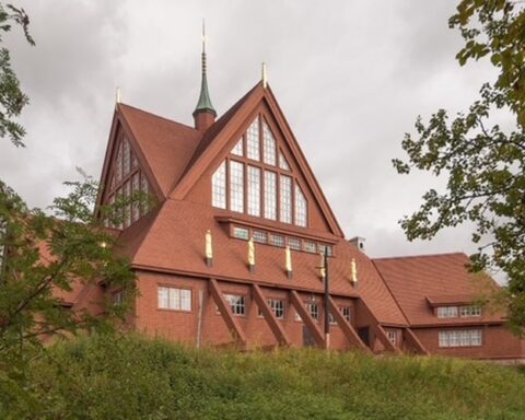 Une église de 600 tonnes déménage de 5 km à Kiruna pour échapper à l'effondrement du village