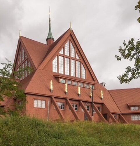Une église de 600 tonnes déménage de 5 km à Kiruna pour échapper à l'effondrement du village