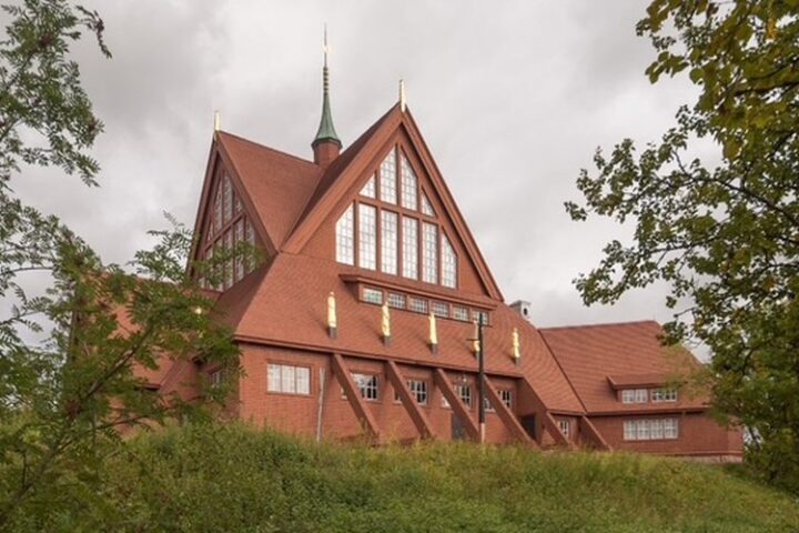 Une église de 600 tonnes déménage de 5 km à Kiruna pour échapper à l'effondrement du village