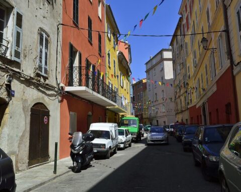 Une mère et sa fille en détresse après un nouveau délai accordé à une squatteuse à Bastia