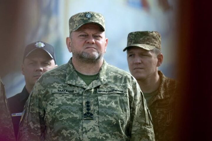 Valeri Zaloujny : ambassadeur et ancien commandant militaire, potentiel successeur de Zelensky en Ukraine