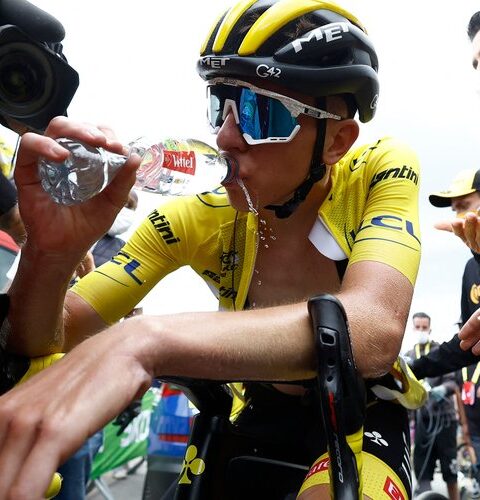 VIDEO. Tour de France 2025 : Un ancien entraîneur du TFC exprime des doutes sur les performances de Tadej Pogacar.