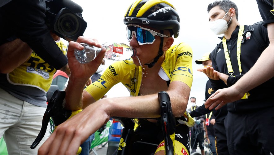 VIDEO. Tour de France 2025 : Un ancien entraîneur du TFC exprime des doutes sur les performances de Tadej Pogacar.