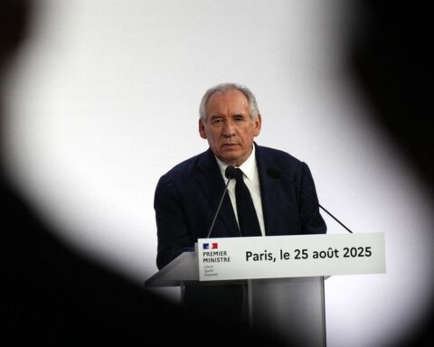 Vote de confiance : l'avenir incertain de François Bayrou face aux critiques au sein de l'Assemblée nationale