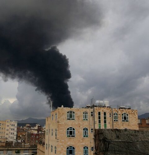 Yémen : deux morts et 35 blessés suite aux frappes israéliennes sur des sites houthis à Sanaa