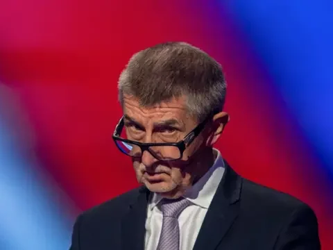 Babiš promet de mettre fin à l’initiative tchèque sur les munitions pour l’Ukraine
