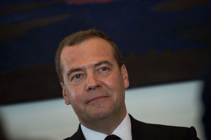 Medvedev accuse la Finlande de préparer une agression contre la Russie